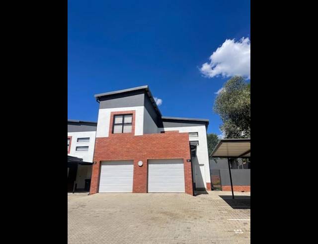 2 BEDROOM DUPLEX FOR SALE IN BRYANSTON